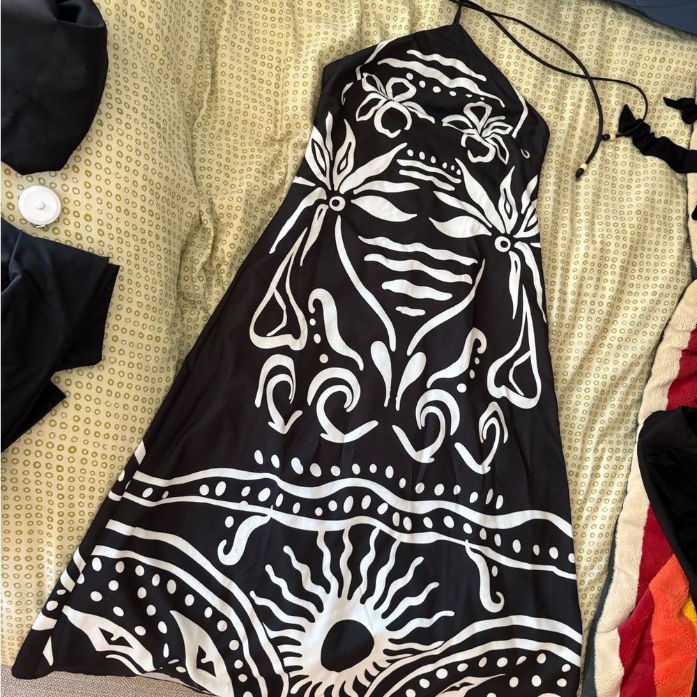 Commense Black and White Maxi